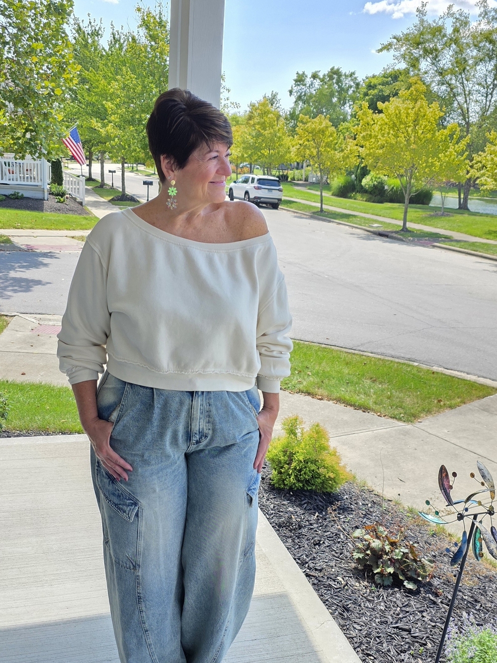 NWOT Double Zero Medium Cream Off-Shoulder Cropped Sweatshirt